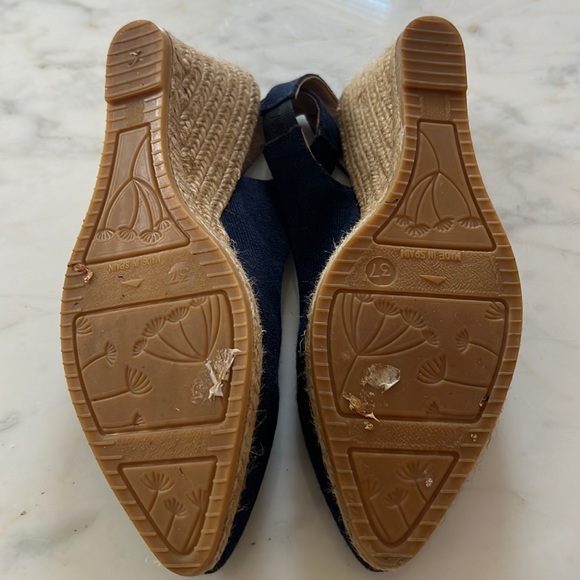 Viscata Navy Slingback Wedges - Picture 2 of 12